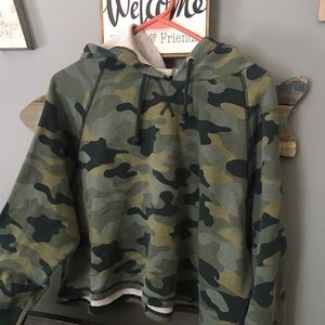 Camo XL hooded shirt sweatshirt